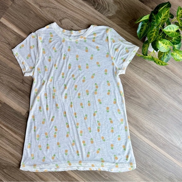 Zoe + Liv Target Pineapple Print Short Sleeve Crew Neck Sheer Tee - Size M - Picture 7 of 8